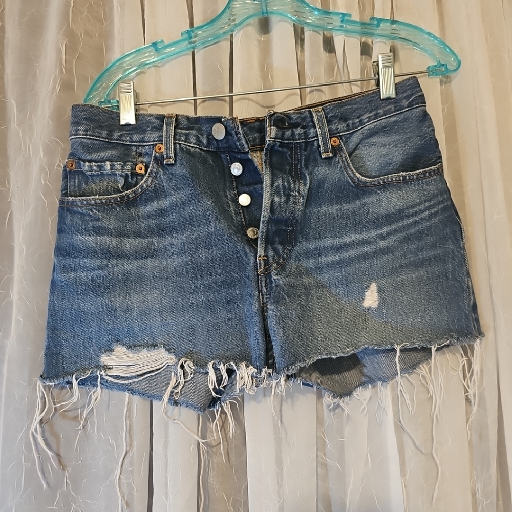 Levis 501 Button Fly Cut Off Shorts Dark Wash  Size 26 Women's
